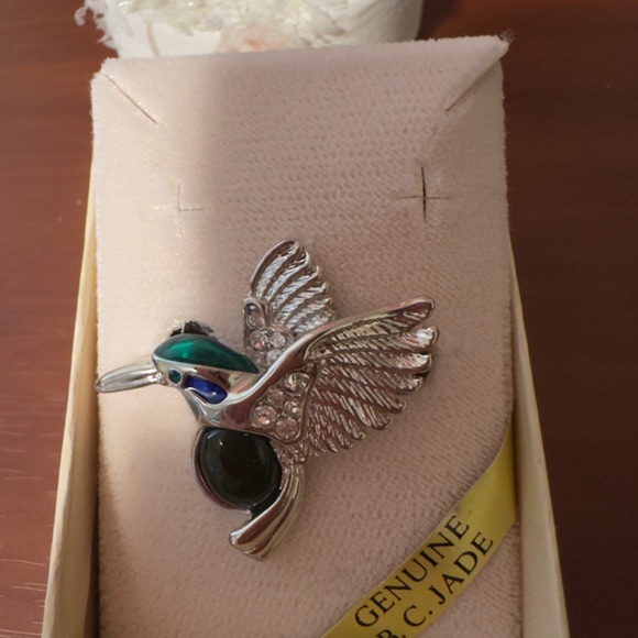 Genuine B.C. Jade Hummingbird Brooch - Picture 2 of 2